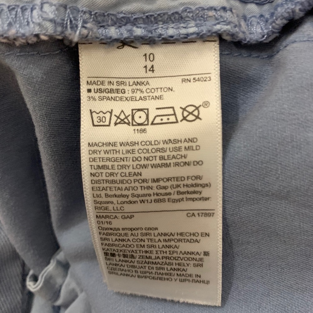 BOGO-GAP Chinos - Picture 4 of 5